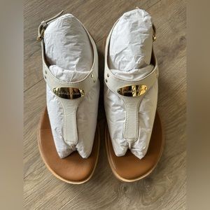 Michael Kors Plate Thong Leather Sandals